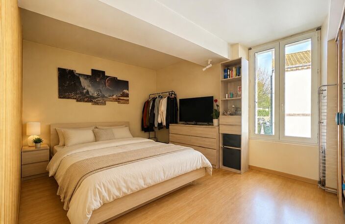 Maison mitoyenne plein bourg, fort potentiel — photo 5