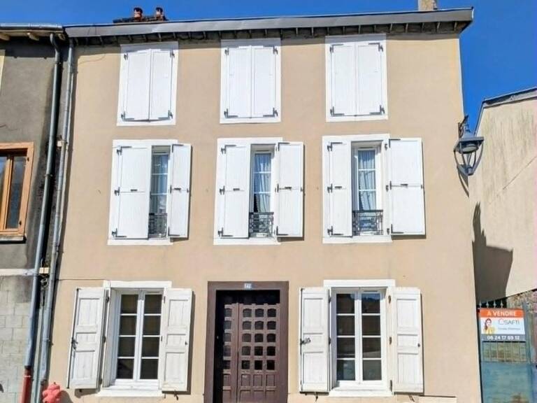 Immeuble de rapport avec jardin et garage — photo 1