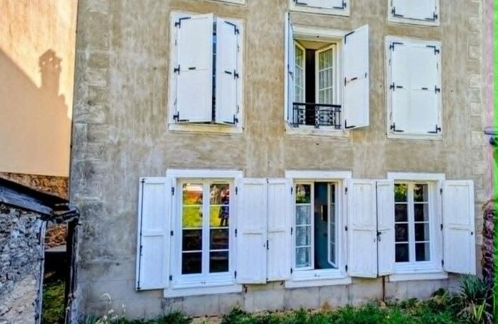 Immeuble de rapport avec jardin et garage — photo 2
