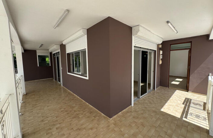 Superbe maison T4 rénovée sur Caraque abymes 3 chambres. — photo 2