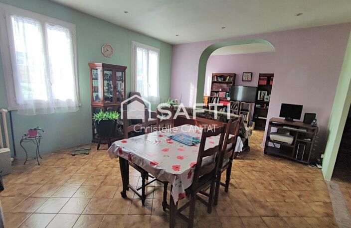 Maison composée de 2 logements F3, F4, terrain, garage. — photo 2