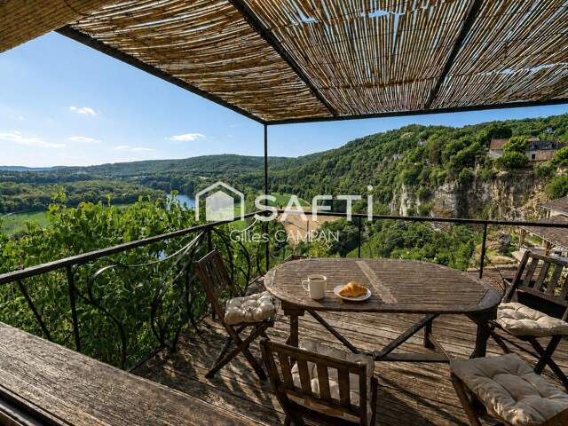 Maison de village à Calvignac en position dominante au coeur du Parc Naturel Régional — photo du bien