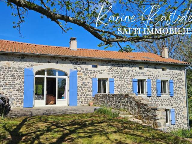 Belle maison en pierres sur grand jardin — photo du bien