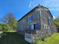 Belle maison en pierres sur grand jardin — photo 3