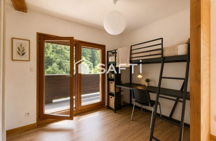 T3 dans un chalet de montagne avec jardin (environ 300m2) sur une parcelle de 7 687m2, à 5 minutes en voiture du centre. — photo 4