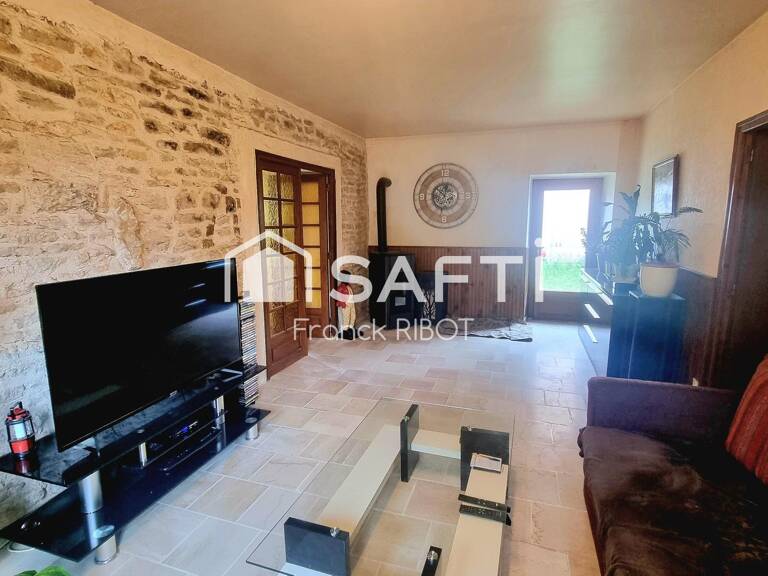 Maison de village plain pied 95m2 bord de rivière — photo 1