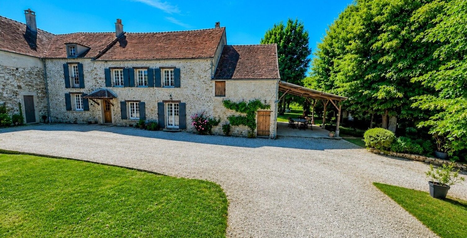 Propriété de charme 6 pièces- 4ch- 195m²- 2160m² — photo 1