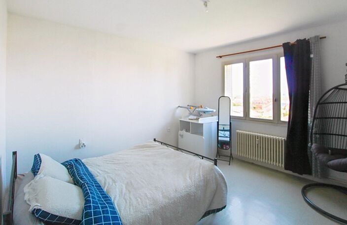 Appartement spacieux à Montceau-les-Mines, calme et pratique — photo 2