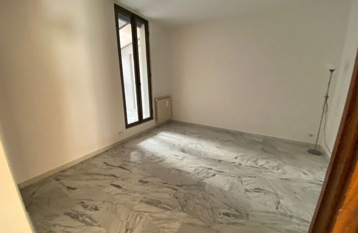 À deux pas des Arènes de Nîmes   Appartement bourgeois de 180 m2 — photo 5