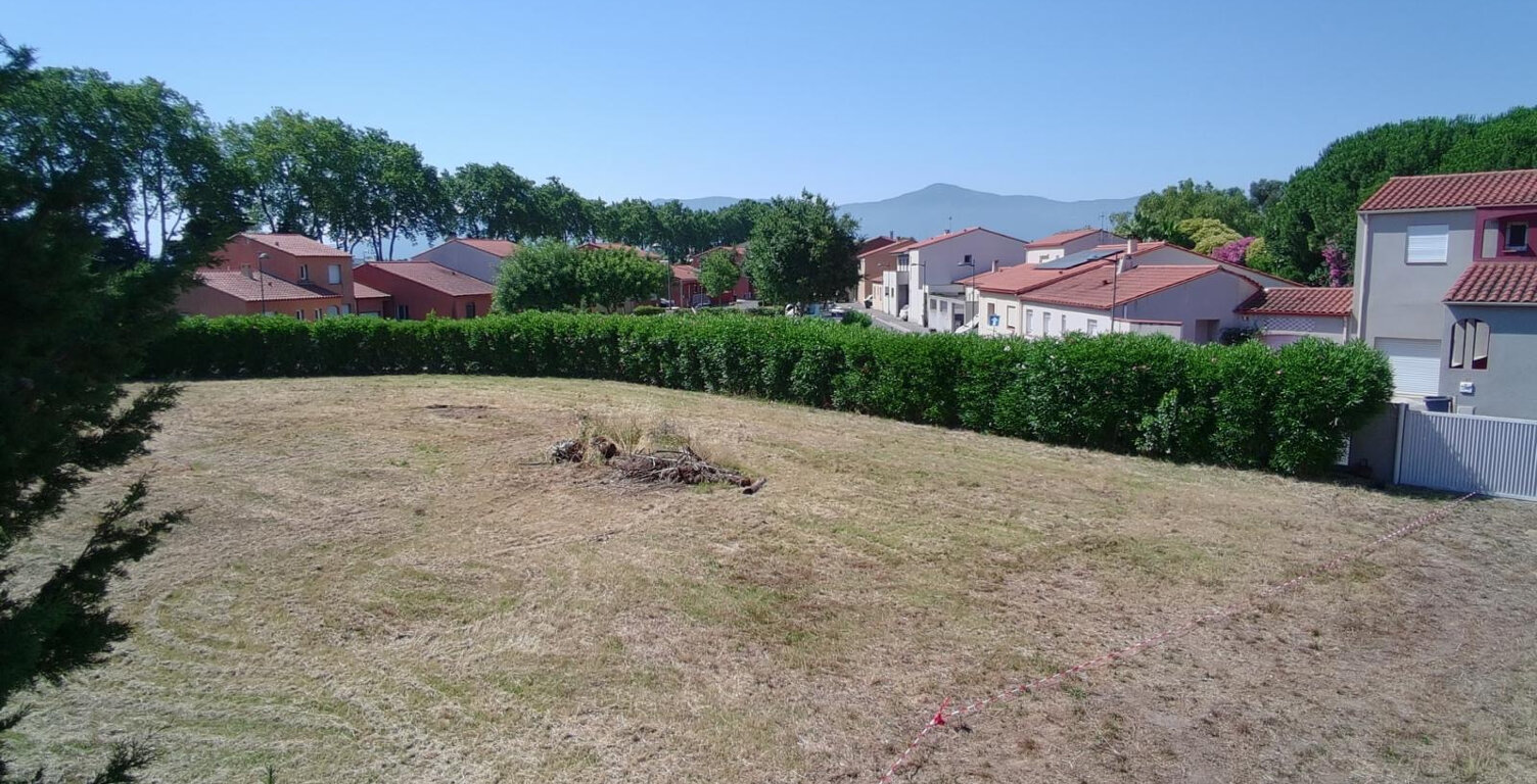 ELNE   TERRAIN À BÂTIR 668 M2   MAISON 4 FACES — photo 1