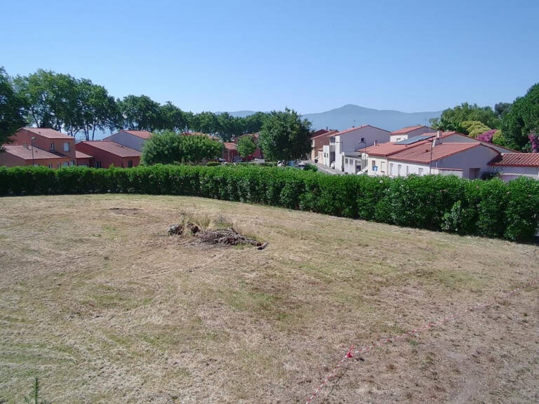 ELNE   TERRAIN À BÂTIR 560 M2   MAISON 4 FACES — photo 1