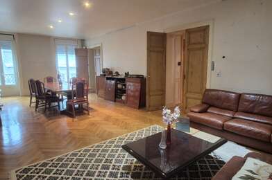 Appartement 6 pièces 236000 €