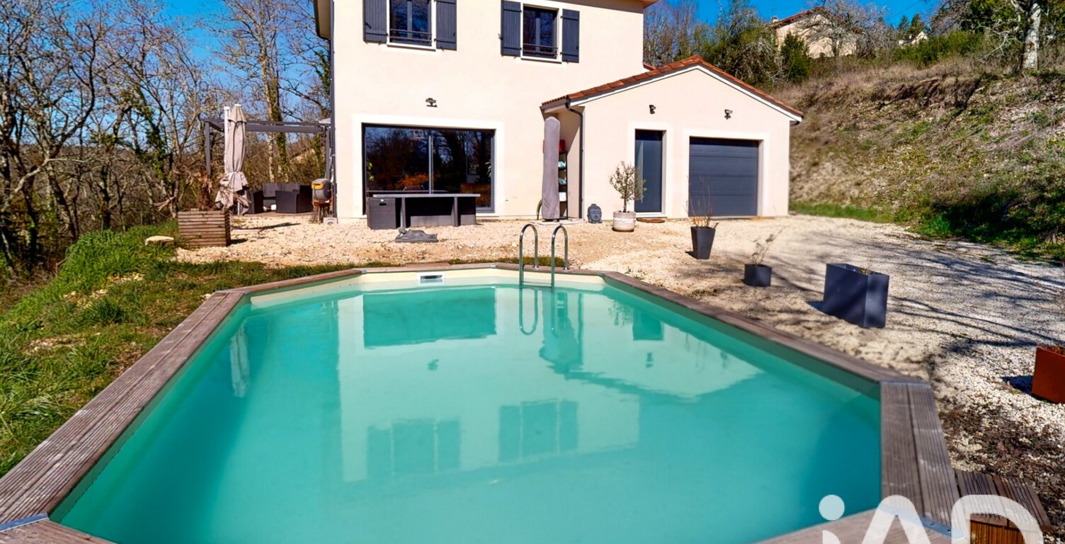 Vente Maison/villa 8 pièces — photo 1