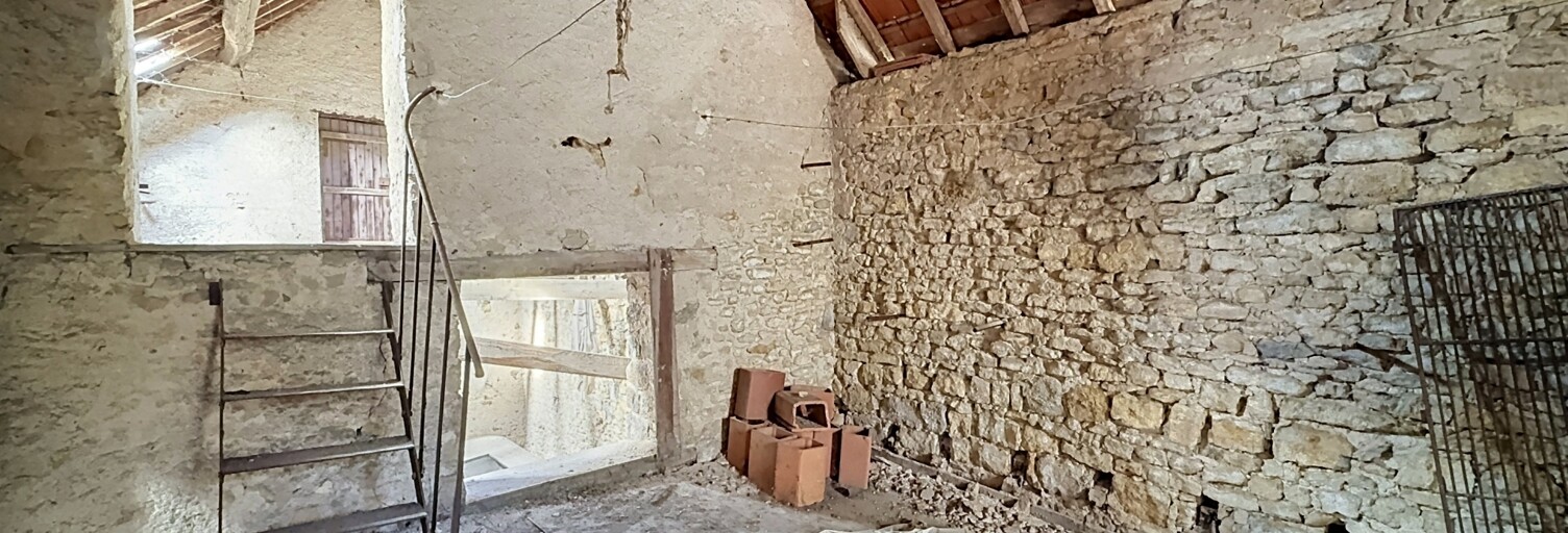 Immeuble  400 m² à vendre à Saint-Pierre-le-Moûtier (58240)