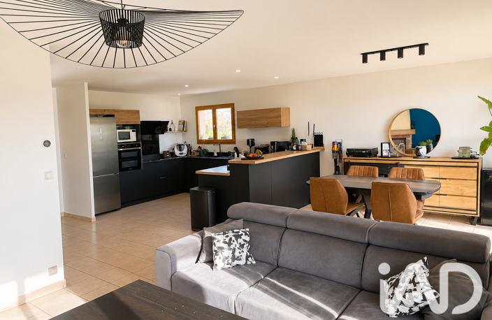 Vente Maison/villa 4 pièces — photo 2