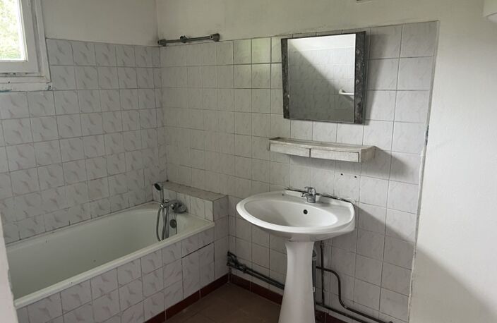Maison en pierre de 3 pièces principales — photo 5
