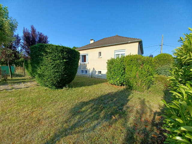 Pavillon élevé sur sous sol , indépendant, accès commerces, — photo du bien