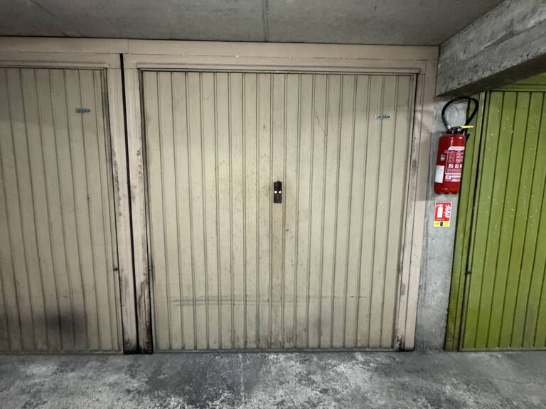 Vente Garage 14 m&sup2; — photo 1