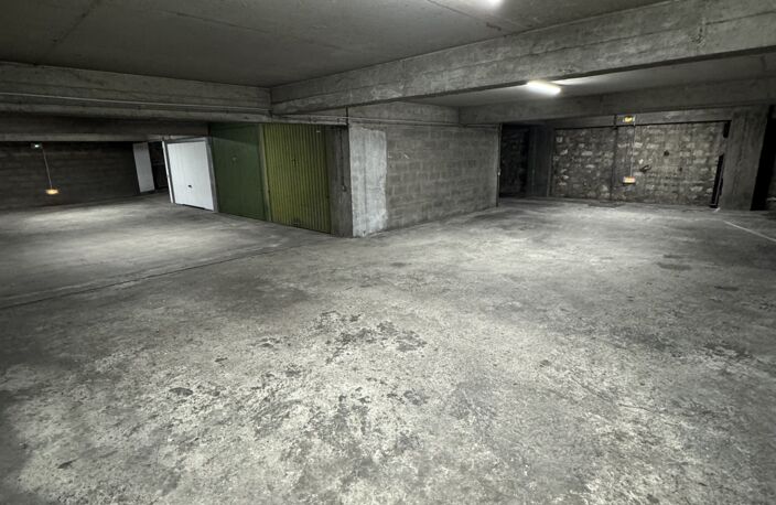 Vente Garage 14 m&sup2; — photo 3