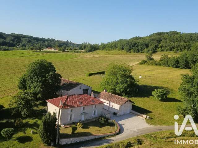 Vente Maison traditionnelle 9 pièces — photo du bien