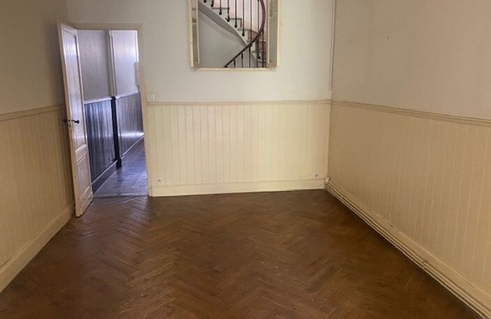 Maison en pierre de 6 pièces principales — photo 2