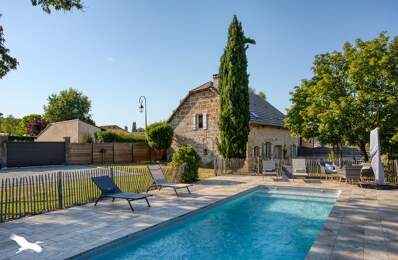 Maison en pierre de 5 pièces principales — photo du bien