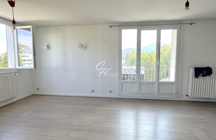 Grenoble - T3 de 64m² - Vue dégagée montagnes — photo 3