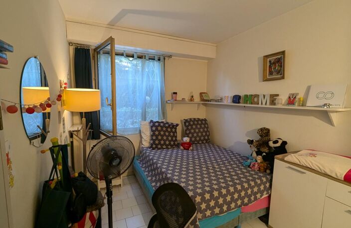 2P A RENOVER - RÉSIDENCE DE STANDING – SECTEUR OXFORD — photo 3