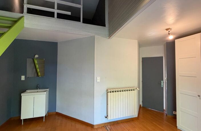 MAISON DE CARACTERE AVEC ESPACE PROFESSIONNEL INDEPENDANT - PARC 3000 M2 — photo 5