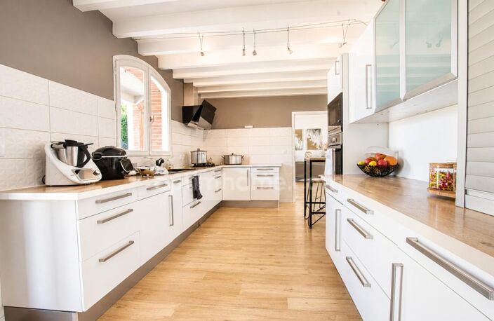 LAUNAGUET – SUPERBE MAISON FAMILIALE DE 170 m² AVEC PISCINE SUR TERRAIN DE 1 357 m² — photo 3