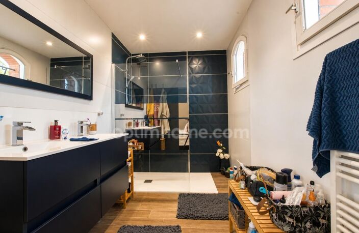 LAUNAGUET – SUPERBE MAISON FAMILIALE DE 170 m² AVEC PISCINE SUR TERRAIN DE 1 357 m² — photo 4