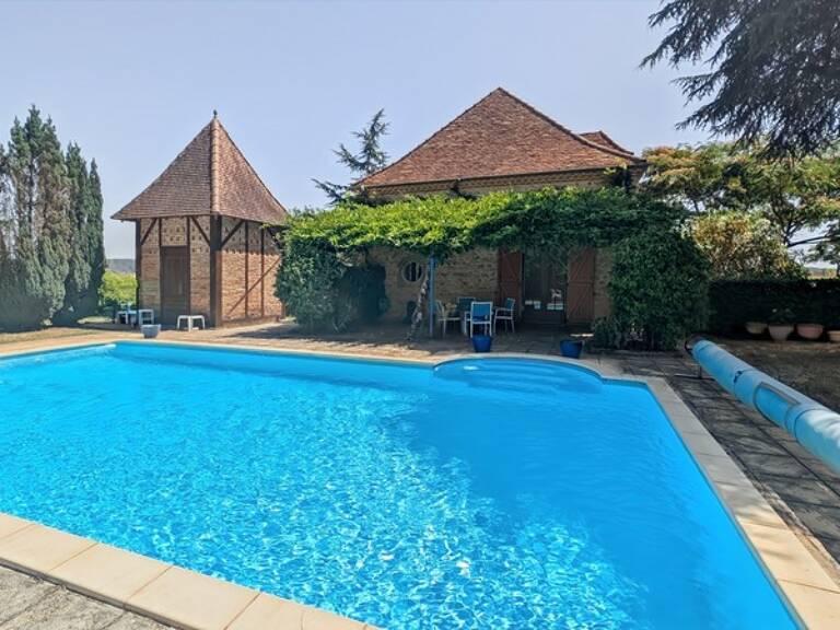 Propriété de caractère, piscine et dépendances — photo 1