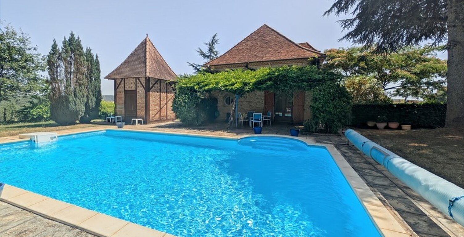 Propriété de caractère, piscine et dépendances — photo 1