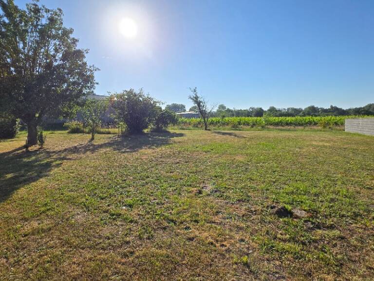 Terrain à bâtir à Saint-André-de-Cubzac (33240) — photo 1