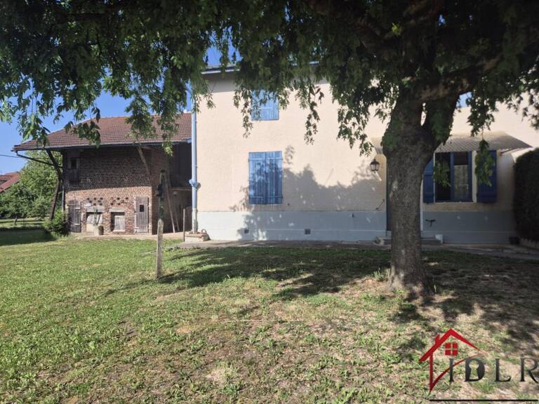 Maison familiale à rénover avec dépendances et jardin — photo 1