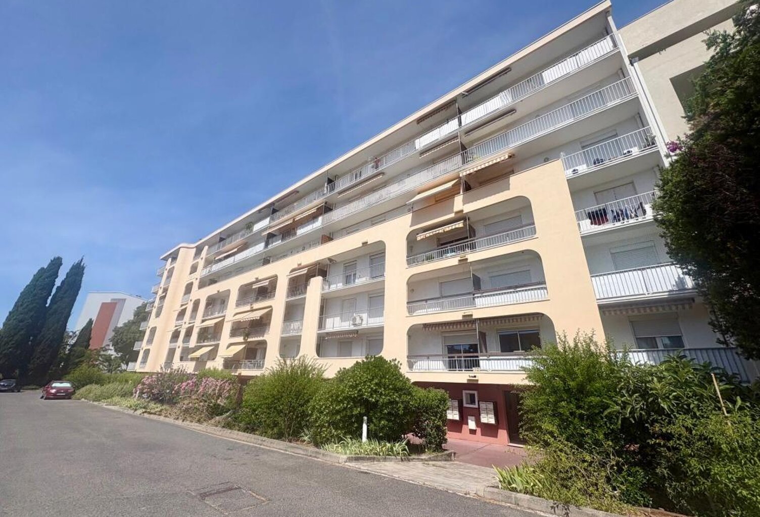 Au calme, grand appartement 5 pièces — photo 1