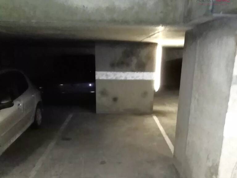 Place de parking en sous-sol - Secteur Sans souci-Colbert — photo 1