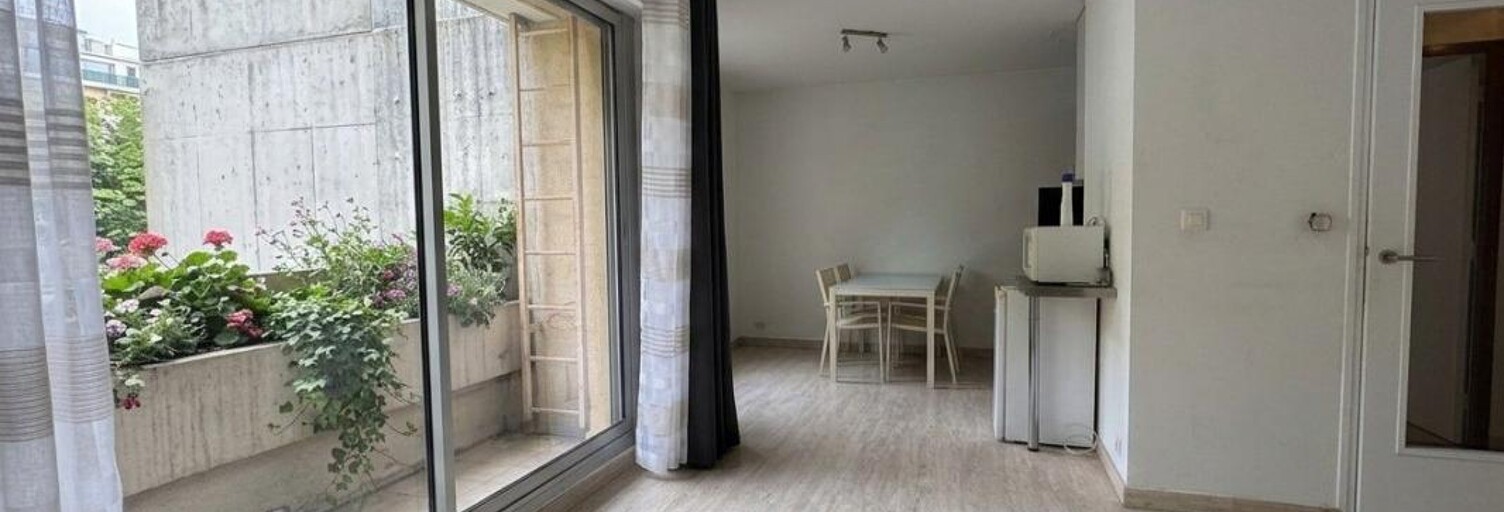 Divers  25 m² à vendre à Nîmes (30000)
