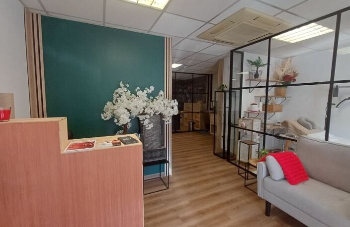 Local commercial à louer - 63m² - 2 bureaux - centre-ville — photo 3