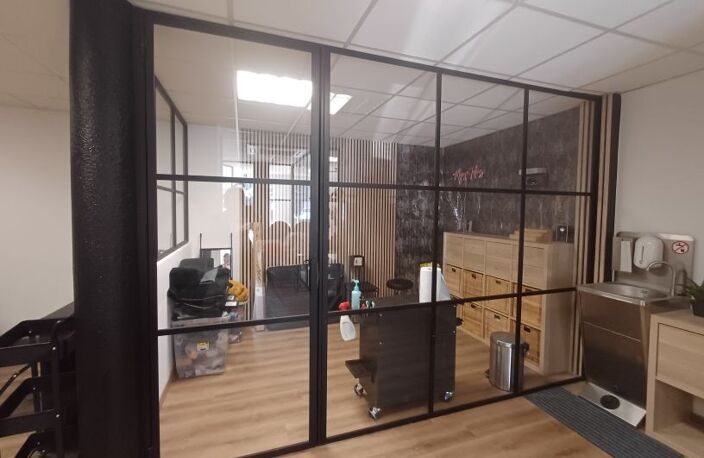 Local commercial à louer - 63m² - 2 bureaux - centre-ville — photo 5
