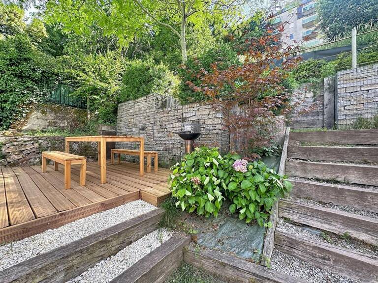 Rodez – Maison en pierre de 93m² avec jardin arboré et garages — photo 1