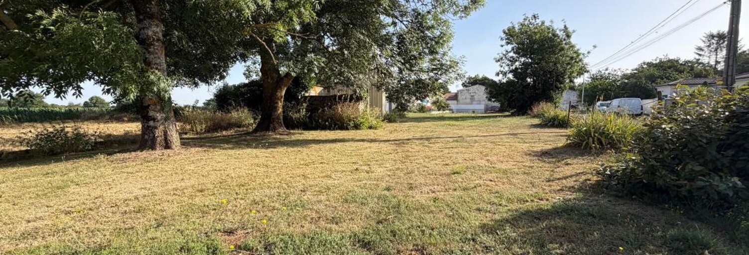 Terrain  1025 m² à vendre à Saint-Georges-des-Coteaux (17810)