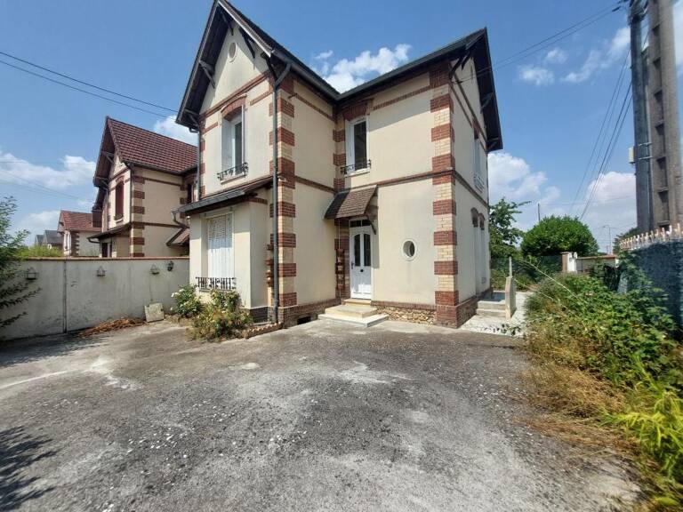 Maison À Louer — photo 1