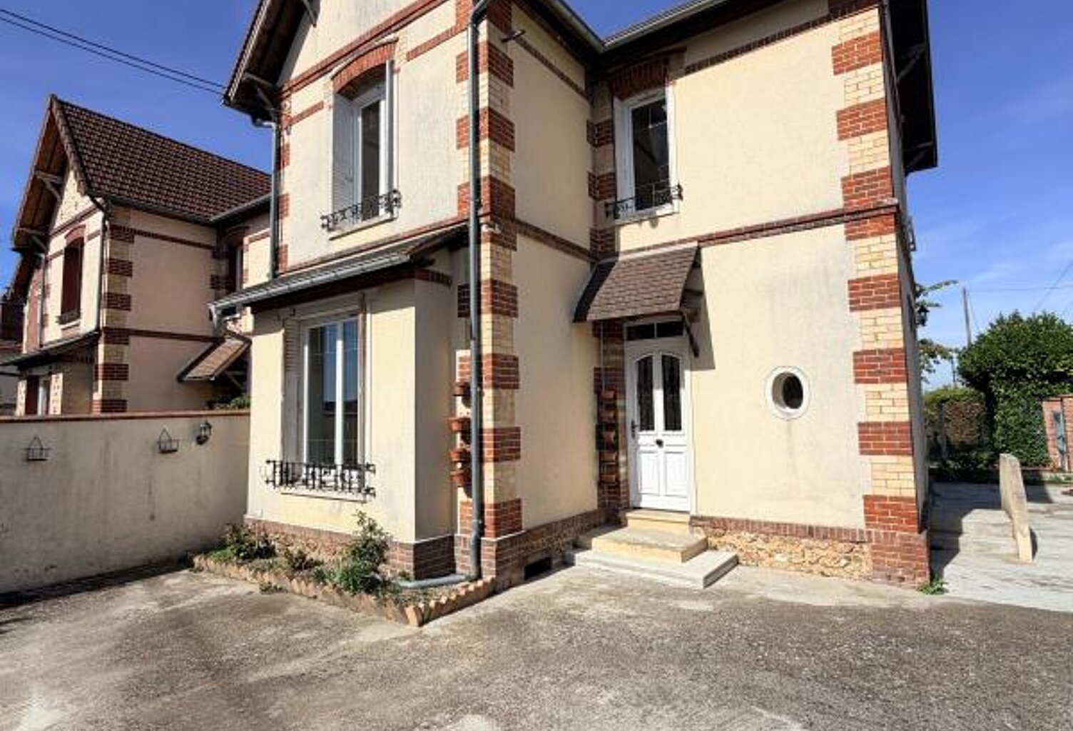 Maison À Louer — photo 1