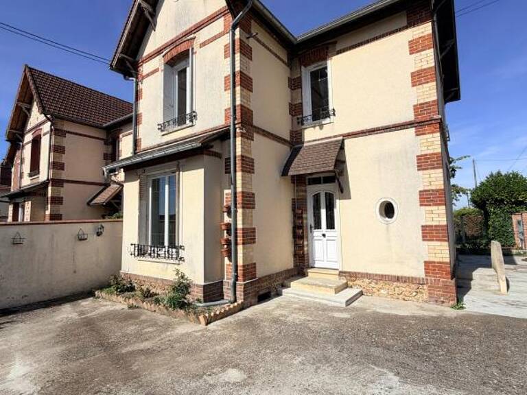 Maison À Louer — photo 1