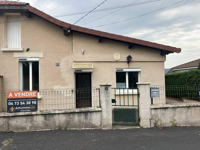 ? PLAIN-PIED, EXTÉRIEUR ET BEAU POTENTIEL SUR LES HAUTEURS DE LA COMBELLE ! — photo du bien