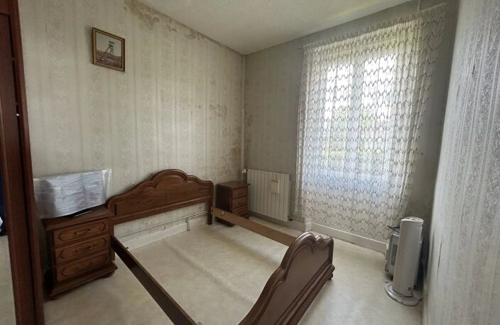 ? PLAIN-PIED, EXTÉRIEUR ET BEAU POTENTIEL SUR LES HAUTEURS DE LA COMBELLE ! — photo 3
