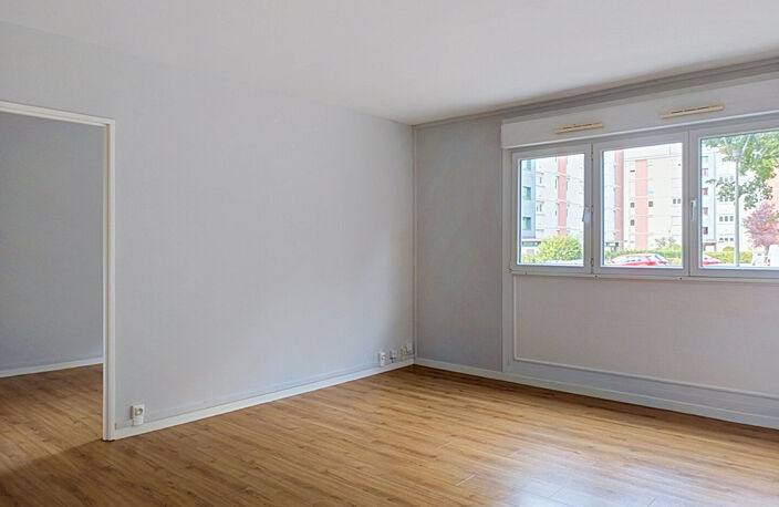 REIMS PROX. PLACE LUTON — photo 2