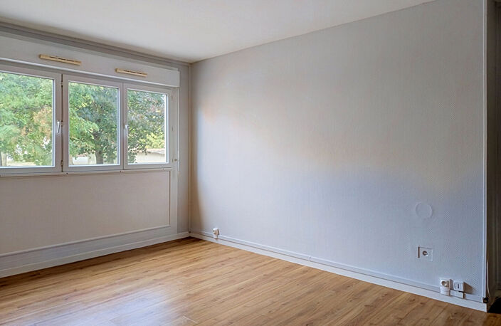 REIMS PROX. PLACE LUTON — photo 3