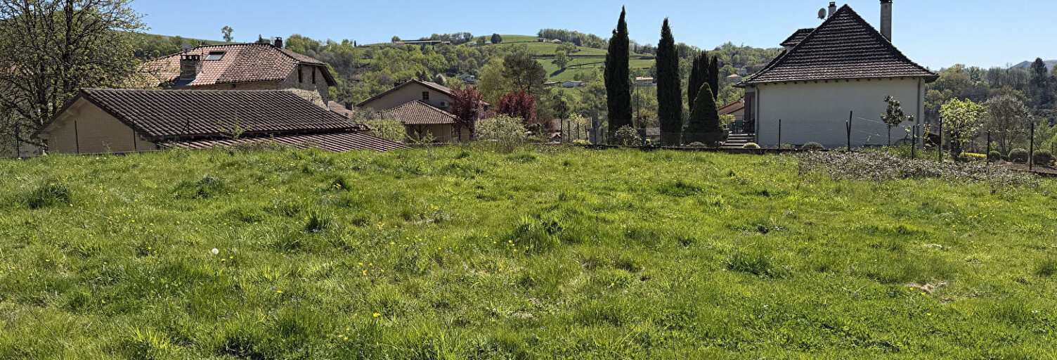 Terrain  1304 m² à vendre à Saint-Parthem (12300)